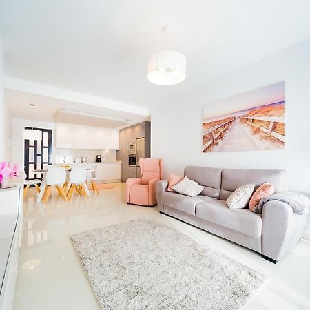 Luxurious 2 Bedroom Apartment Near The Beach Torre de la Horadada Kültér fotó